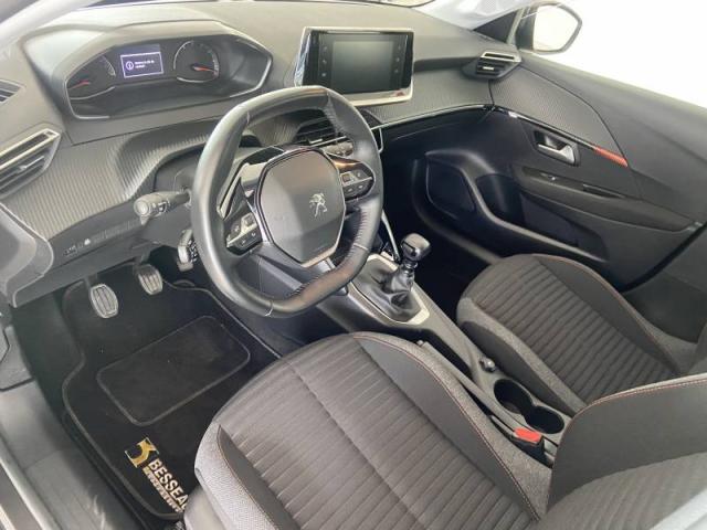 Peugeot 208 image 1
