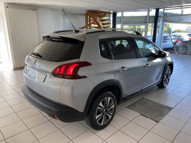 Peugeot 2008 image 8