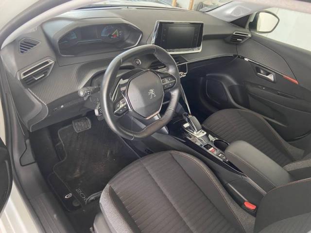 Peugeot 208 image 5