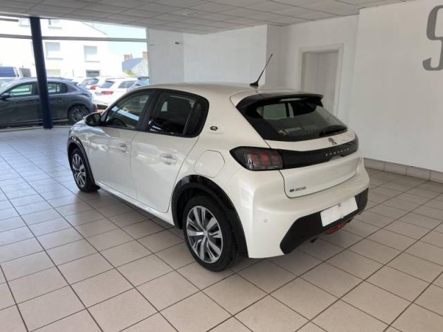 Peugeot 208 image 2