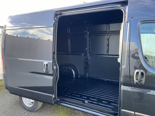 Peugeot Boxer image 2
