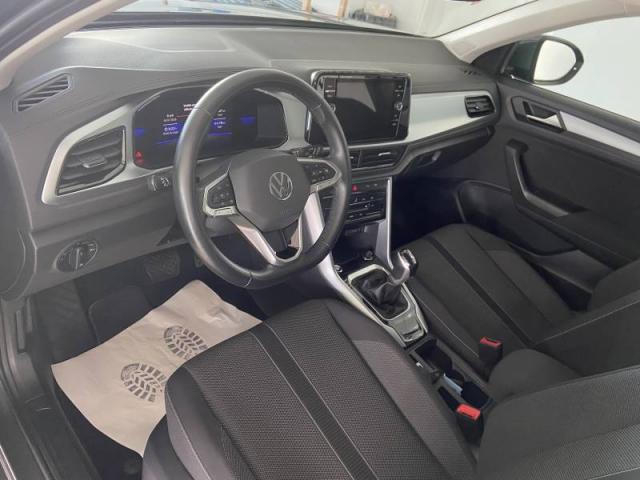 Volkswagen T-Roc image 2