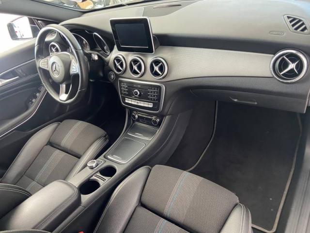 Mercedes Benz Cla image 6