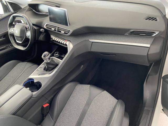 Peugeot 3008 image 1