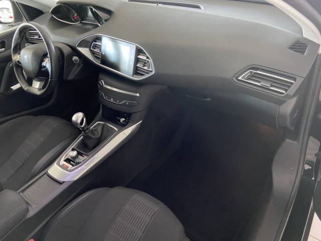 Peugeot 308 image 9