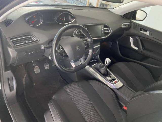 Peugeot 308 image 1