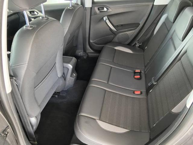 Peugeot 2008 image 2