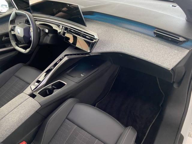 Peugeot 5008 image 8