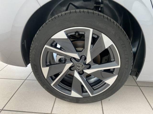Peugeot 308 image 2
