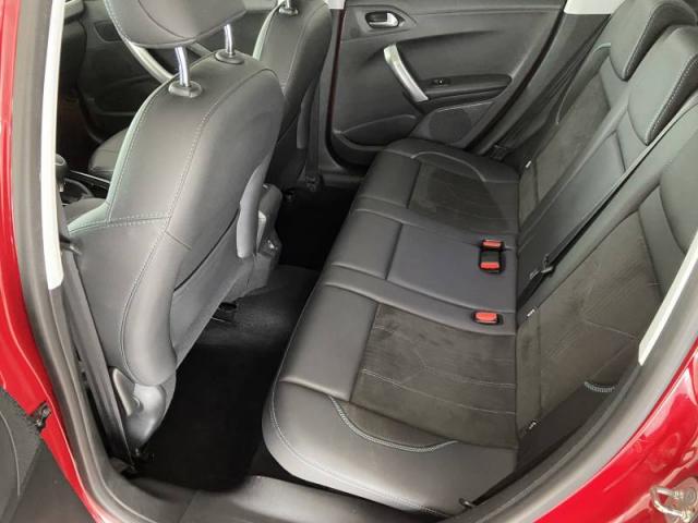 Peugeot 2008 image 2
