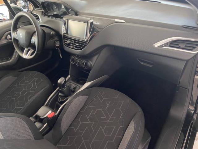 Peugeot 2008 image 1