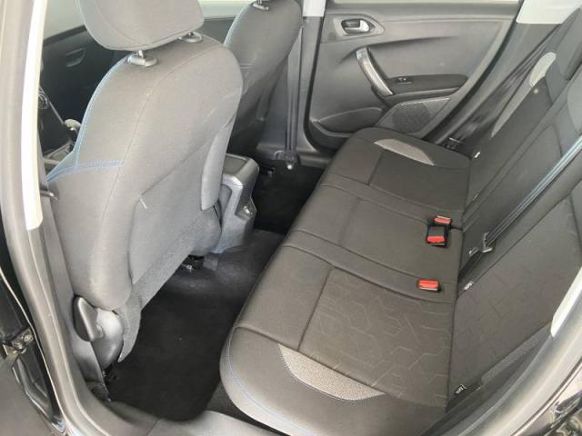 Peugeot 2008 image 8