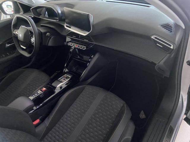 Peugeot 2008 image 6