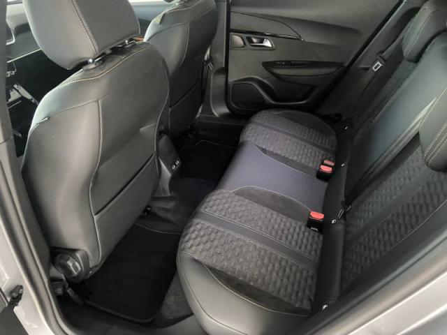 Peugeot 2008 image 8