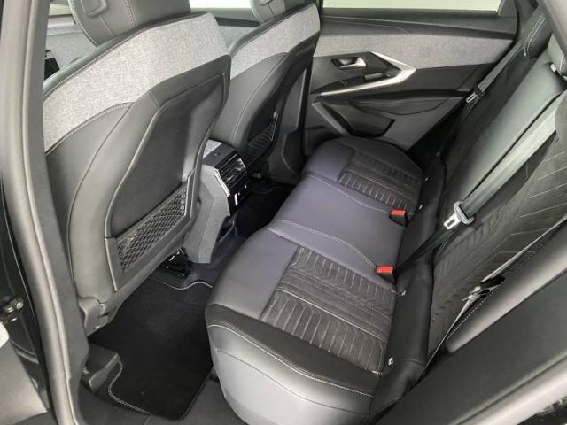Peugeot 3008 image 2