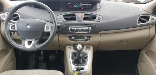 Renault Grand Scénic image 1