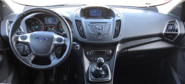 Ford Kuga image 2