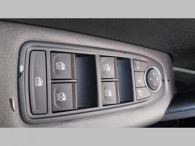 Renault Captur image 2