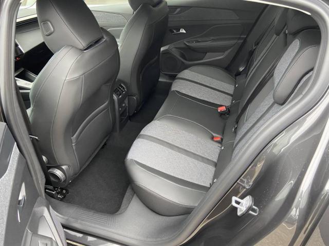 Peugeot 408 image 6