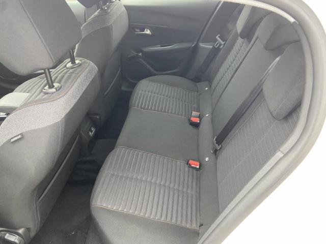 Peugeot 208 image 2