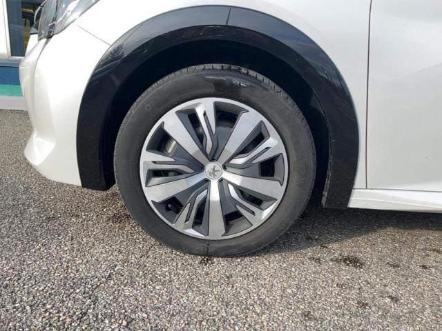 Peugeot E-208 image 1