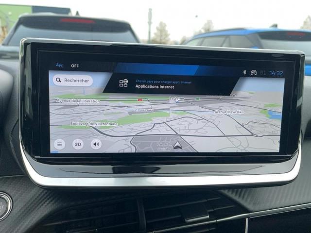 Peugeot 2008 image 1