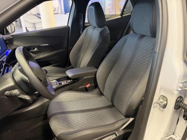 Peugeot 2008 image 2