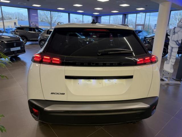 Peugeot 2008 image 1