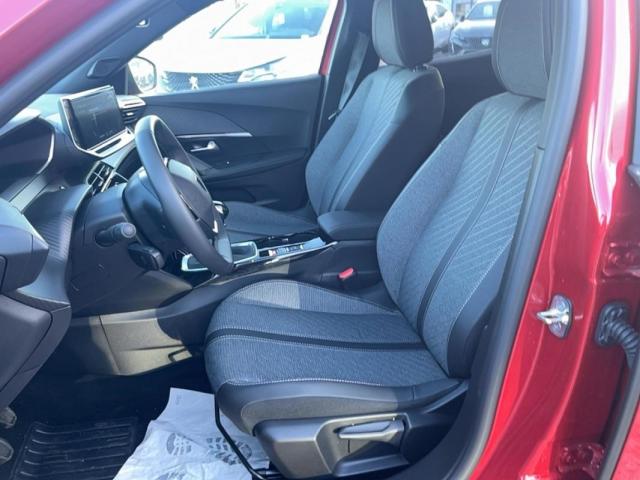 Peugeot 2008 image 6