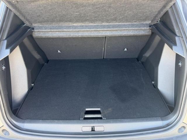 Peugeot 2008 image 8