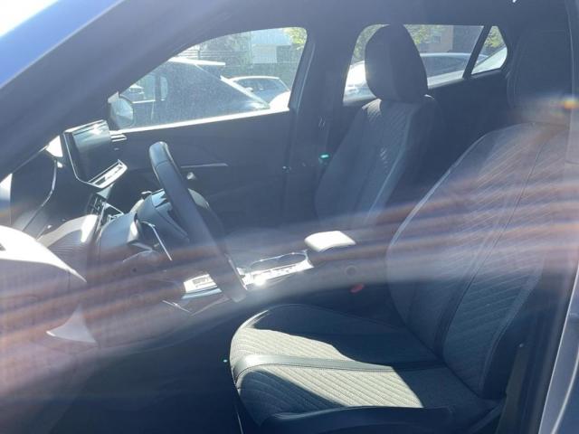 Peugeot 2008 image 1