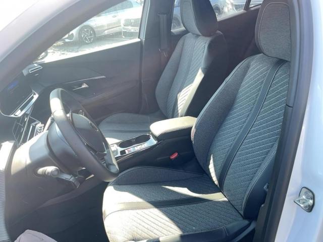 Peugeot 2008 image 1