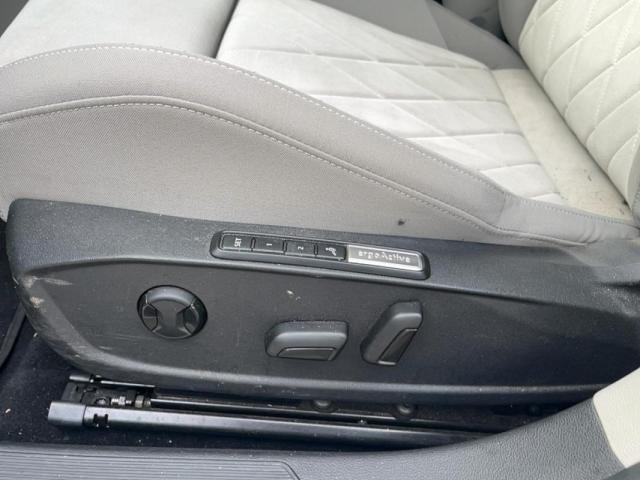 Volkswagen Golf image 7