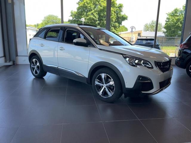 Peugeot 3008 image 2