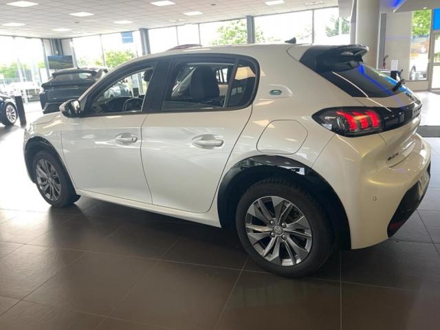 Peugeot E-208 image 8