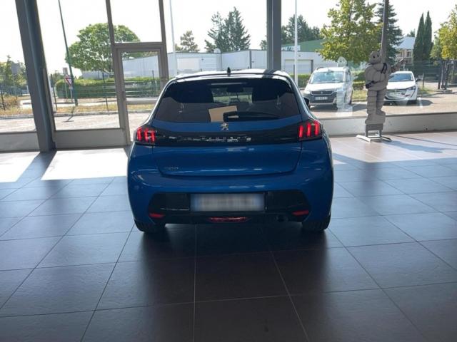 Peugeot 208 image 8