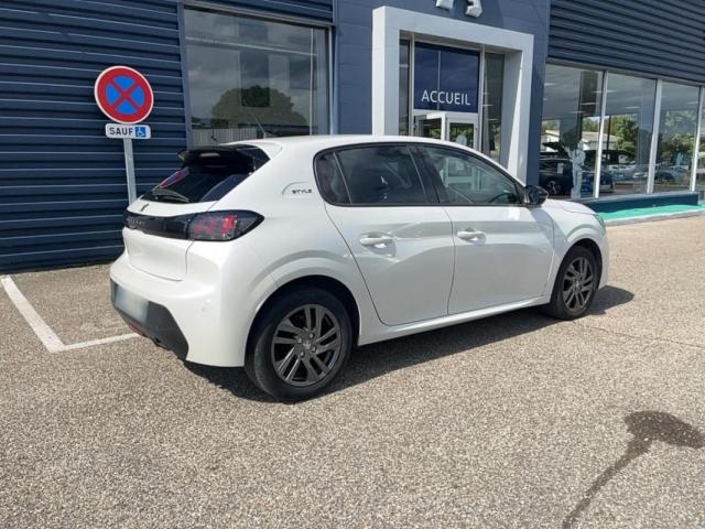 Peugeot 208 image 7