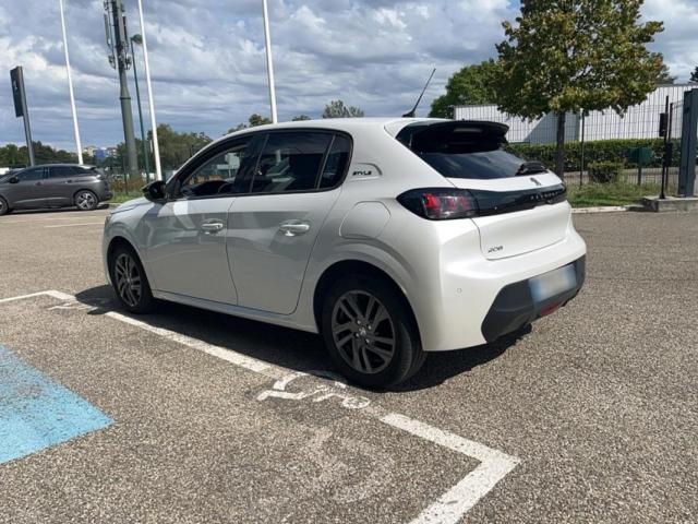 Peugeot 208 image 2
