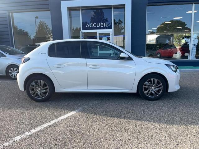 Peugeot 208 image 8