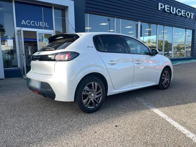 Peugeot 208 image 1