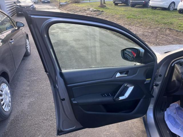 Peugeot 308 image 7