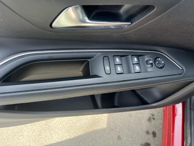 Peugeot 3008 image 8