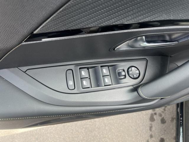 Peugeot 2008 image 3