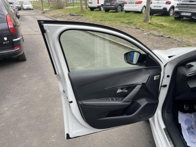 Peugeot 208 image 1