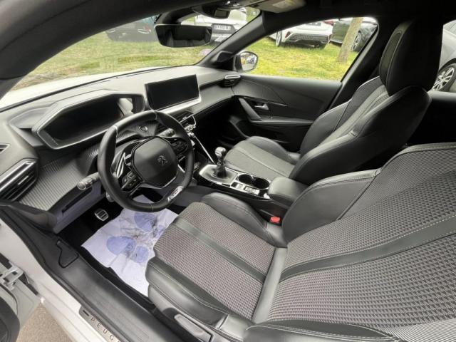 Peugeot 208 image 9