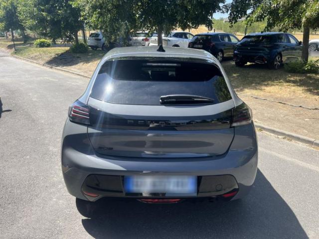 Peugeot 208 image 9