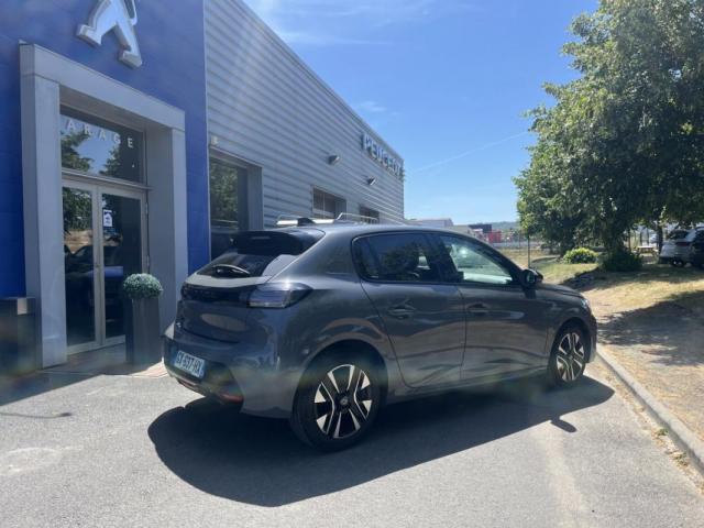 Peugeot 208 image 8