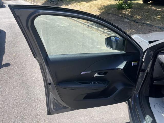 Peugeot 208 image 5