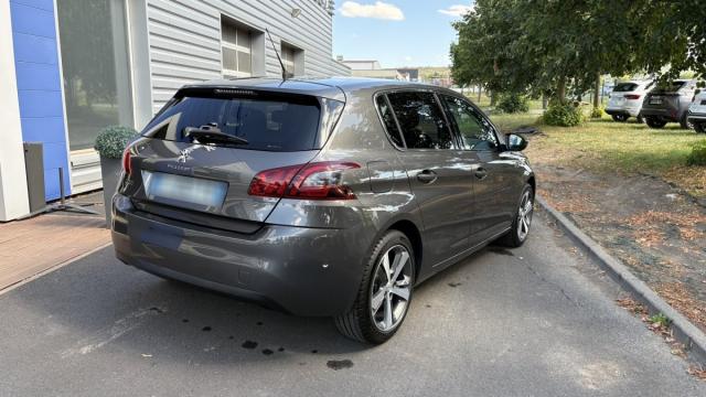 Peugeot 308 image 1