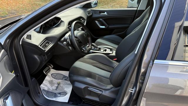 Peugeot 308 image 8